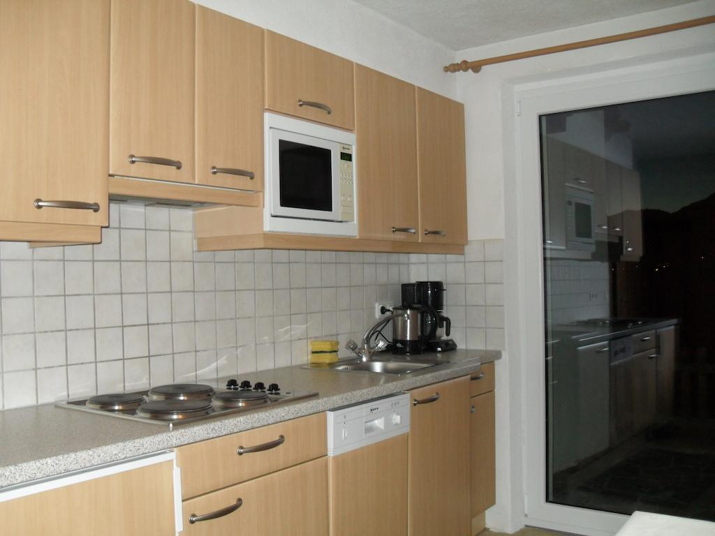 Haus Schellenschmied Apartment Pettneu am Arlberg Room photo